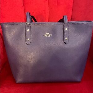 ✨Coach Plum purple Leather Tote with Gold Accents